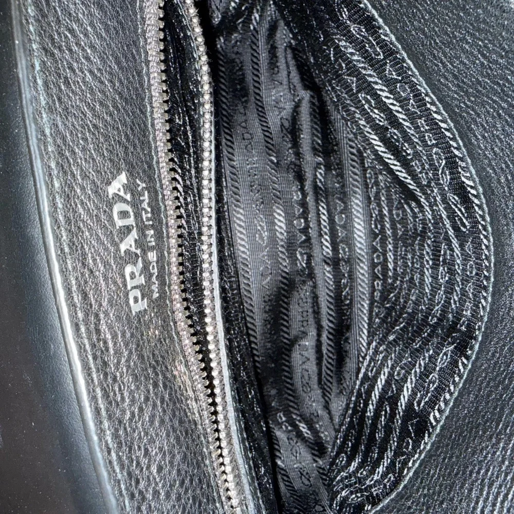 Prada Black Leather Crossbody Bag with Pouch - Picture 5 of 5